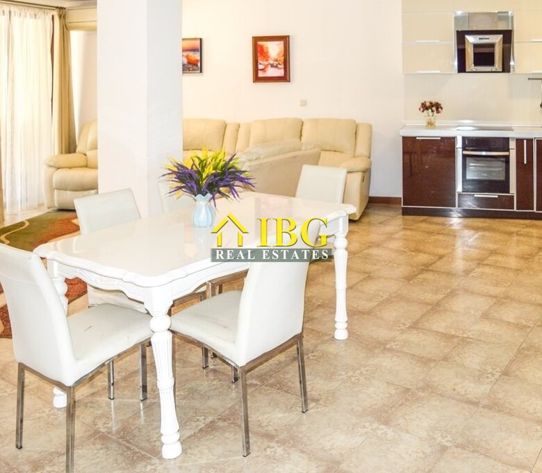  Spacious 3-Bedroom Apartment with 3 Bathrooms & two patios with gardens | CASA REAL, Sveti Vlas