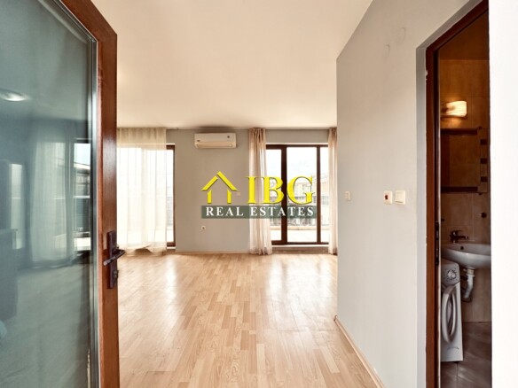 Studio with Pool and Sea View in Amadeus 11 Complex, Sunny Beach