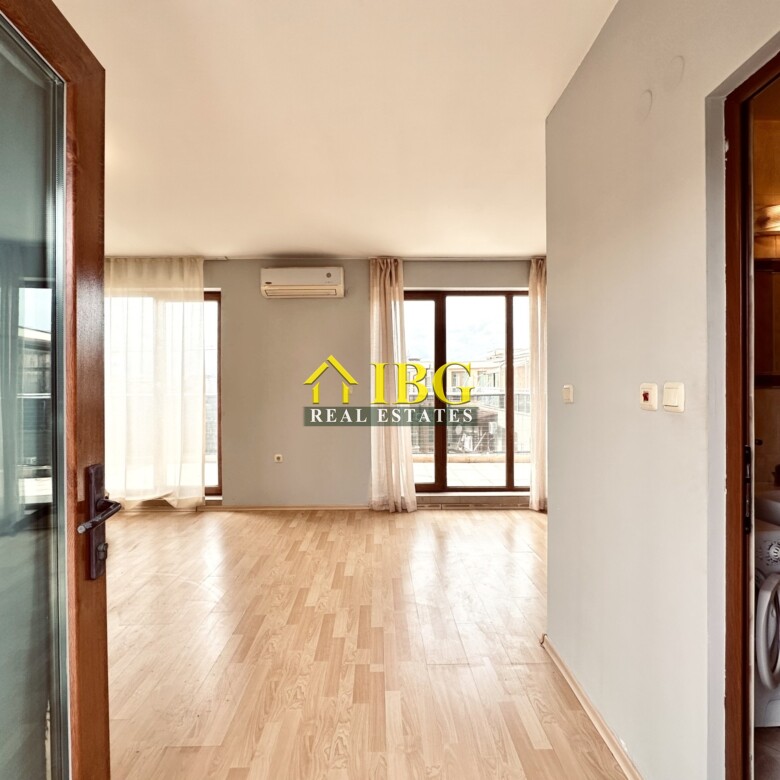 Studio with Pool and Sea View in Amadeus 11 Complex, Sunny Beach