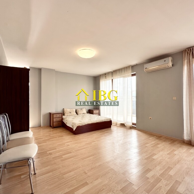 Studio with Pool and Sea View in Amadeus 11 Complex, Sunny Beach