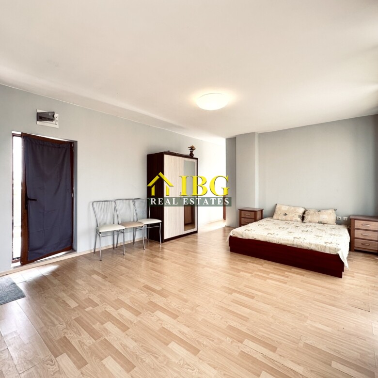 Studio with Pool and Sea View in Amadeus 11 Complex, Sunny Beach