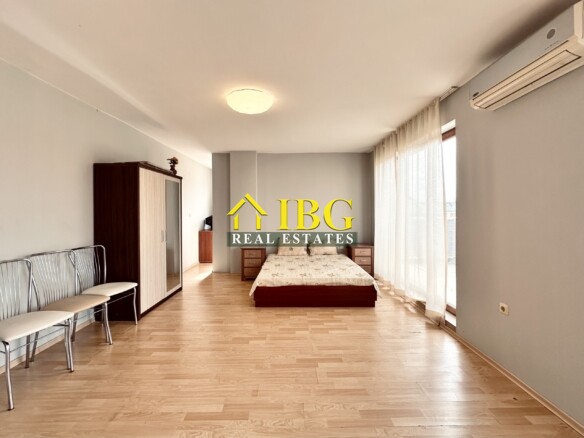 Studio with Pool and Sea View in Amadeus 11 Complex, Sunny Beach