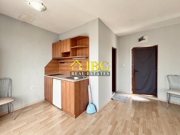 Studio with Pool and Sea View in Amadeus 11 Complex, Sunny Beach