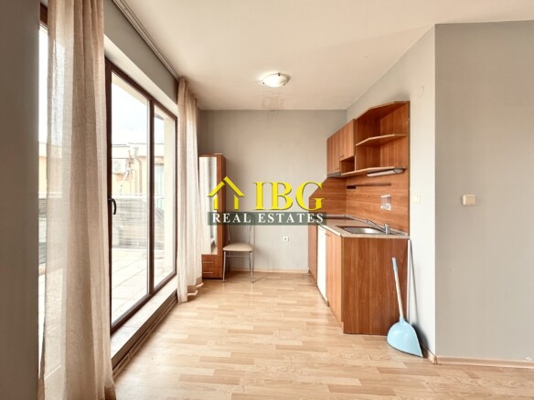 Studio with Pool and Sea View in Amadeus 11 Complex, Sunny Beach