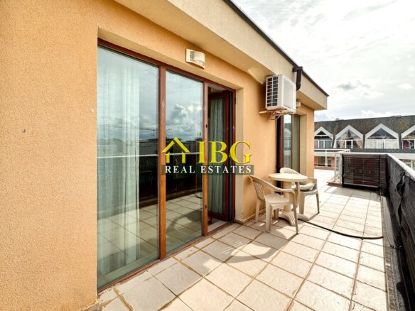 Studio with Pool and Sea View in Amadeus 11 Complex, Sunny Beach