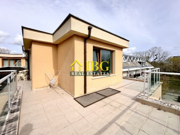 Studio with Pool and Sea View in Amadeus 11 Complex, Sunny Beach