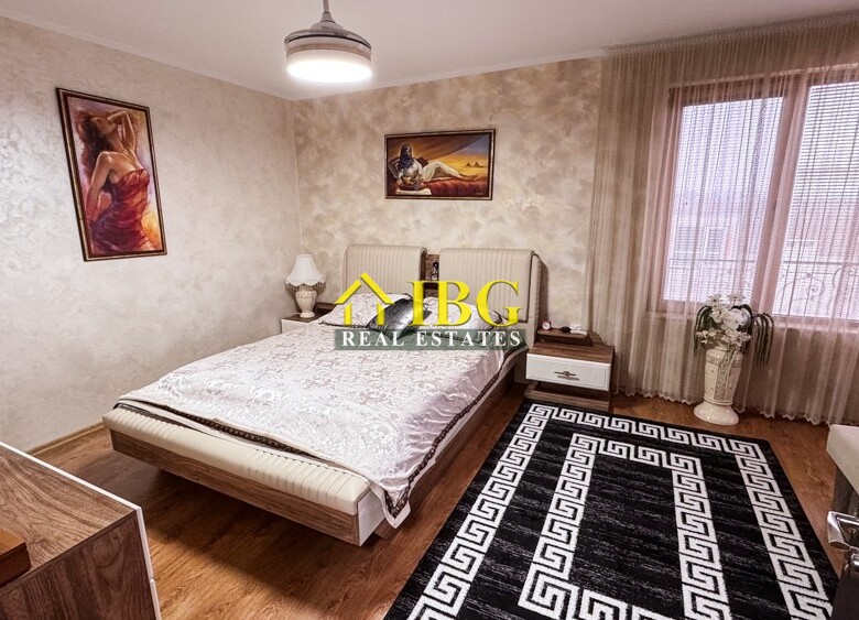 Spacious 3-Bedroom Apartment with Sea View for Sale in Villa Rossa, Ravda