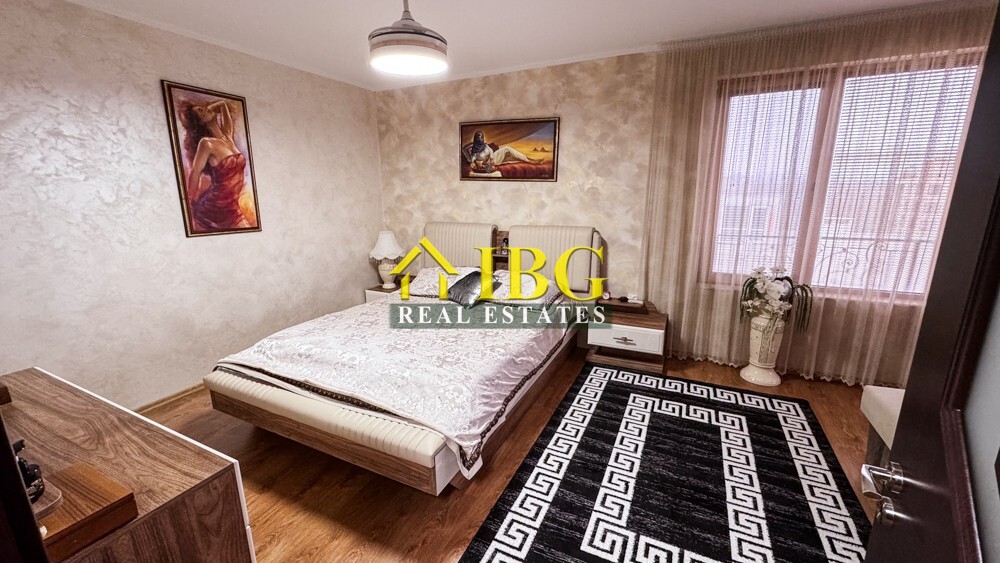 Spacious 3-Bedroom Apartment with Sea View for Sale in Villa Rossa, Ravda