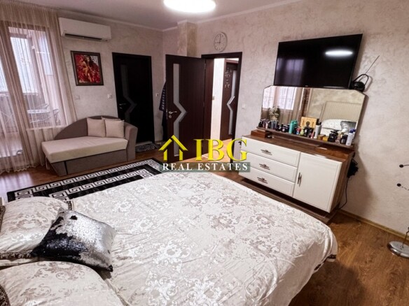 Spacious 3-Bedroom Apartment with Sea View for Sale in Villa Rossa, Ravda