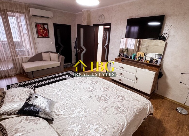 Spacious 3-Bedroom Apartment with Sea View for Sale in Villa Rossa, Ravda