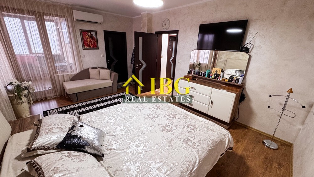 Spacious 3-Bedroom Apartment with Sea View for Sale in Villa Rossa, Ravda