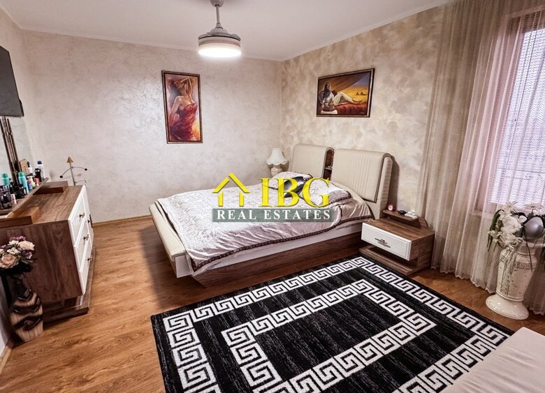 Spacious 3-Bedroom Apartment with Sea View for Sale in Villa Rossa, Ravda