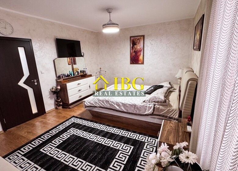 Spacious 3-Bedroom Apartment with Sea View for Sale in Villa Rossa, Ravda