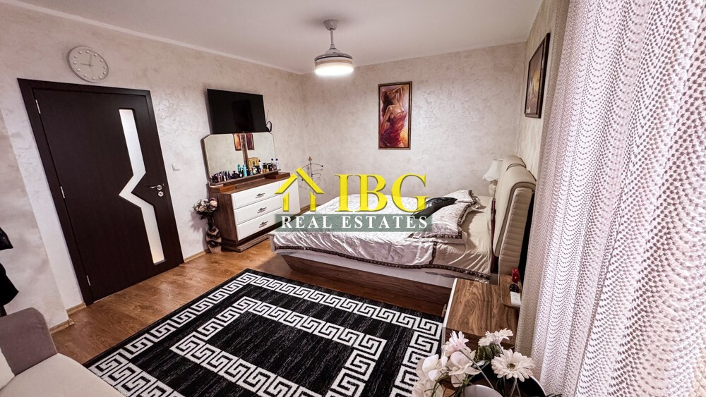 Spacious 3-Bedroom Apartment with Sea View for Sale in Villa Rossa, Ravda