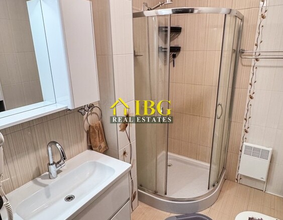 Spacious 3-Bedroom Apartment with Sea View for Sale in Villa Rossa, Ravda
