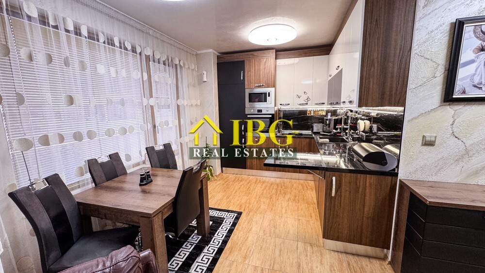 Spacious 3-Bedroom Apartment with Sea View for Sale in Villa Rossa, Ravda