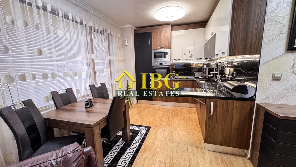 Spacious 3-Bedroom Apartment with Sea View for Sale in Villa Rossa, Ravda