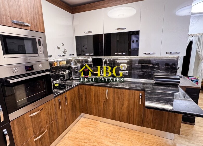 Spacious 3-Bedroom Apartment with Sea View for Sale in Villa Rossa, Ravda