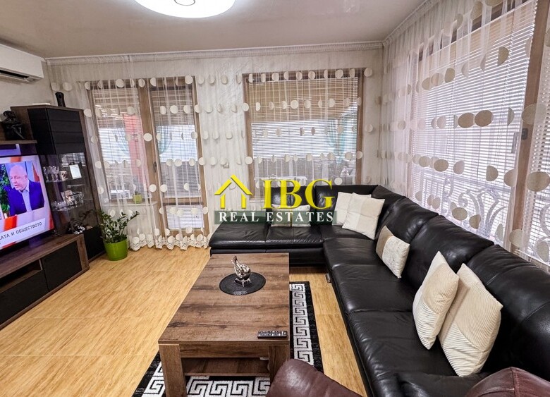 Spacious 3-Bedroom Apartment with Sea View for Sale in Villa Rossa, Ravda