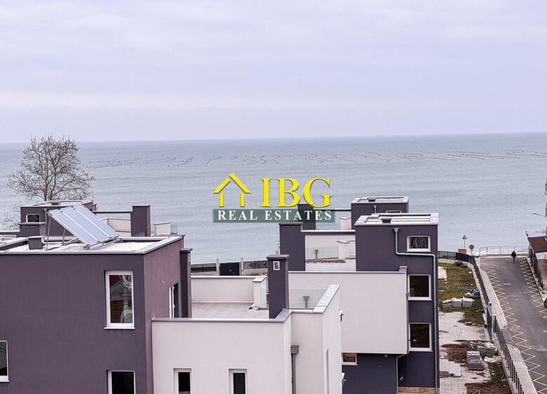 Spacious 3-Bedroom Apartment with Sea View for Sale in Villa Rossa, Ravda