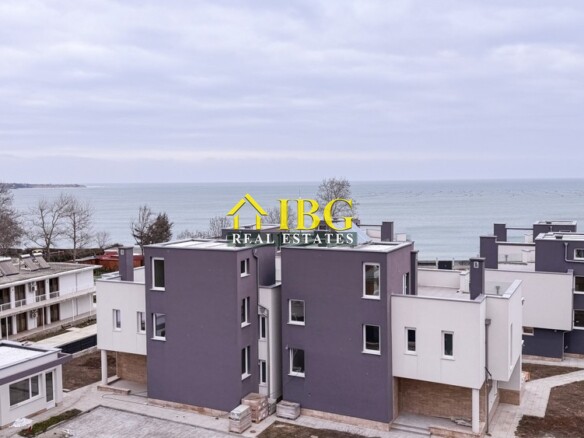 Spacious 3-Bedroom Apartment with Sea View for Sale in Villa Rossa, Ravda