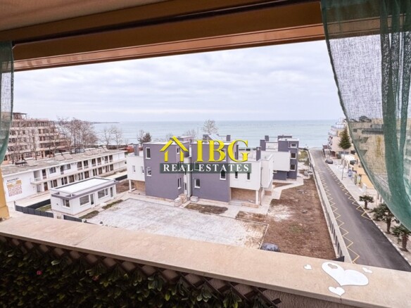 Spacious 3-Bedroom Apartment with Sea View for Sale in Villa Rossa, Ravda