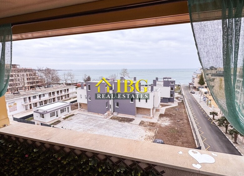 Spacious 3-Bedroom Apartment with Sea View for Sale in Villa Rossa, Ravda