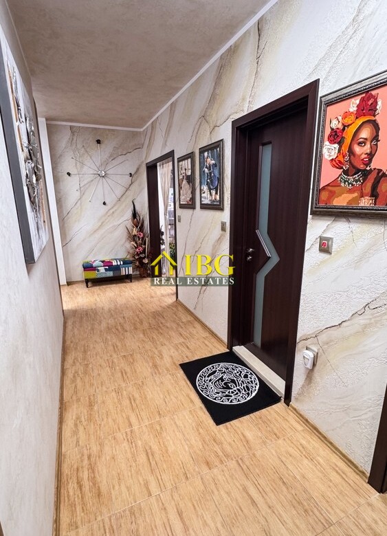 Spacious 3-Bedroom Apartment with Sea View for Sale in Villa Rossa, Ravda