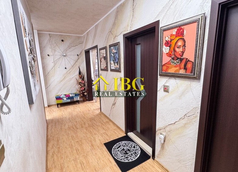 Spacious 3-Bedroom Apartment with Sea View for Sale in Villa Rossa, Ravda