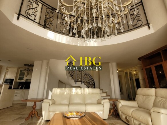 Luxurious Three-Level Maisonette with Sea Views in Arthur Complex, Sveti Vlas