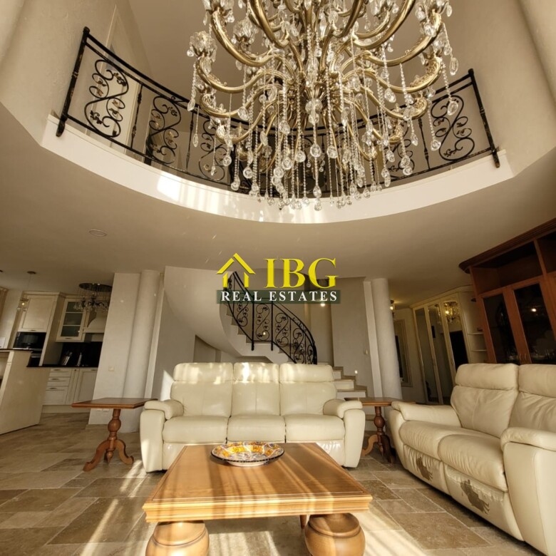 Luxurious Three-Level Maisonette with Sea Views in Arthur Complex, Sveti Vlas