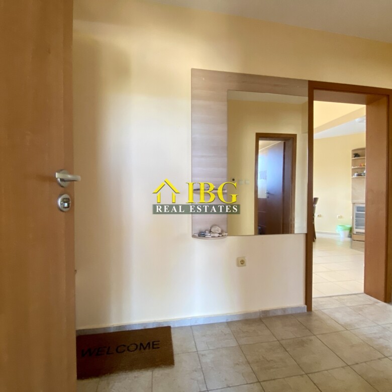 Bright and spacious One Bedroom apartment with pool view in Chateau Del Mar, Sunny Beach