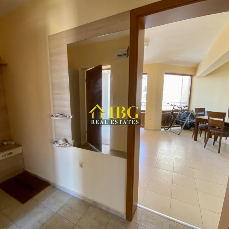 Bright and spacious One Bedroom apartment with pool view in Chateau Del Mar, Sunny Beach