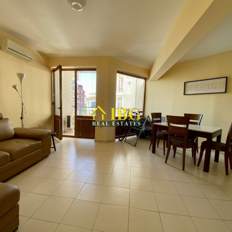 Bright and spacious One Bedroom apartment with pool view in Chateau Del Mar, Sunny Beach