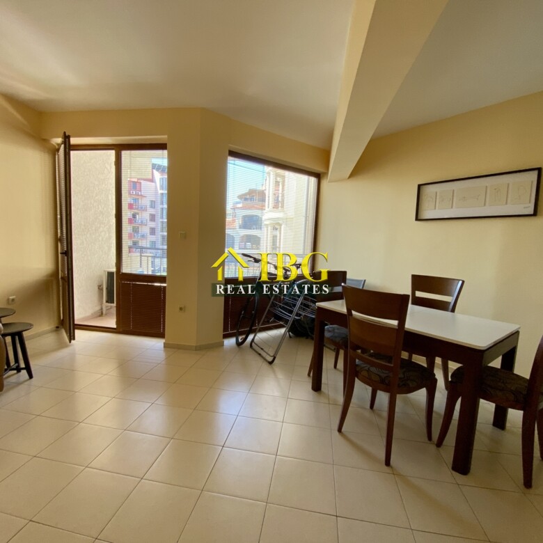 Bright and spacious One Bedroom apartment with pool view in Chateau Del Mar, Sunny Beach