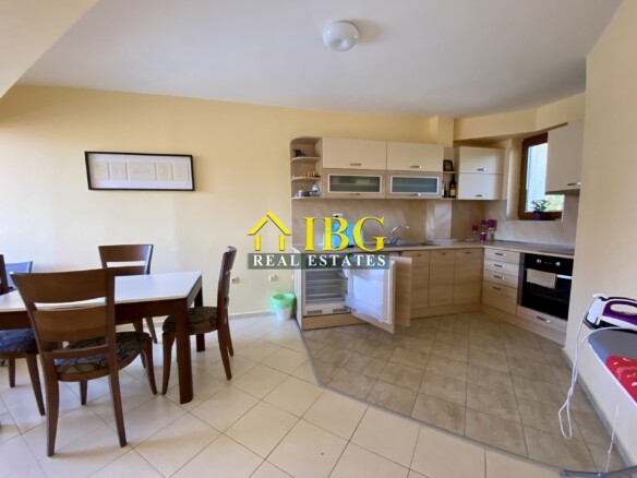 Bright and spacious One Bedroom apartment with pool view in Chateau Del Mar, Sunny Beach