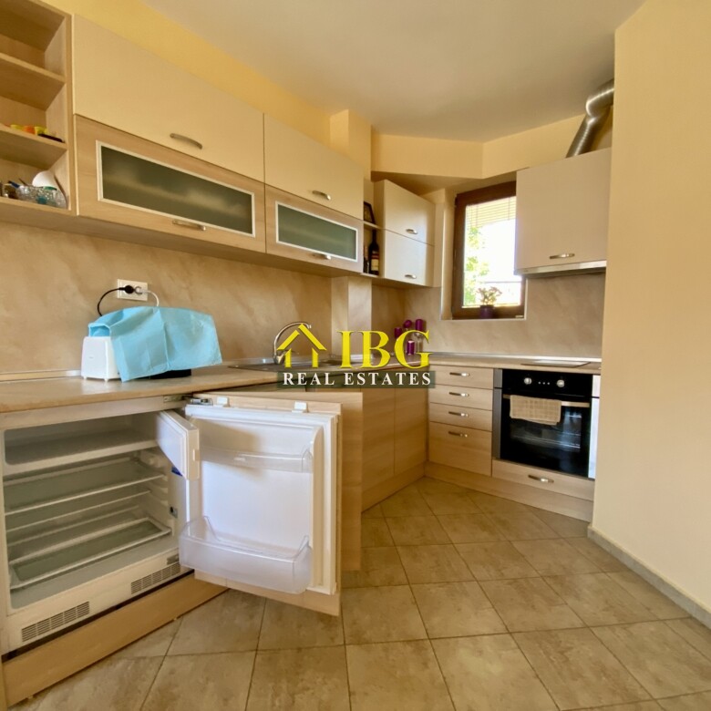 Bright and spacious One Bedroom apartment with pool view in Chateau Del Mar, Sunny Beach