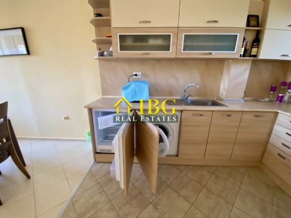 Bright and spacious One Bedroom apartment with pool view in Chateau Del Mar, Sunny Beach