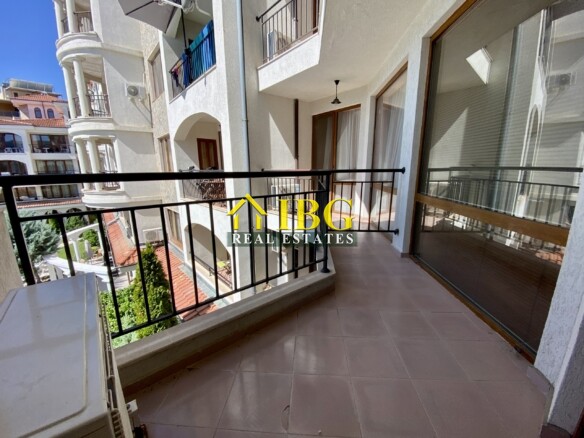 Bright and spacious One Bedroom apartment with pool view in Chateau Del Mar, Sunny Beach