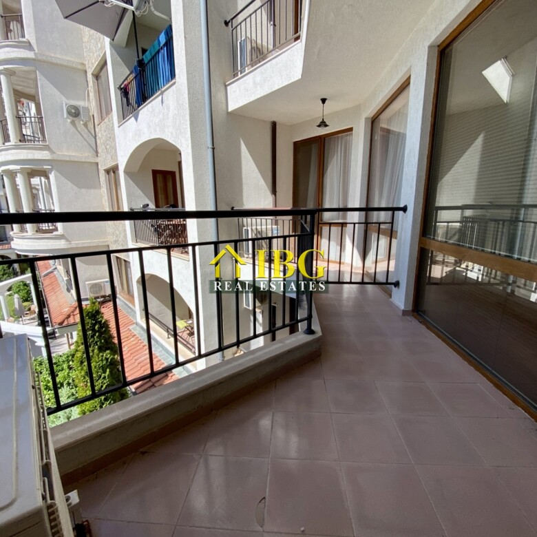 Bright and spacious One Bedroom apartment with pool view in Chateau Del Mar, Sunny Beach