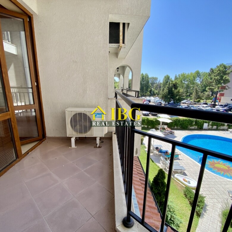 Bright and spacious One Bedroom apartment with pool view in Chateau Del Mar, Sunny Beach
