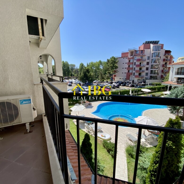 Bright and spacious One Bedroom apartment with pool view in Chateau Del Mar, Sunny Beach