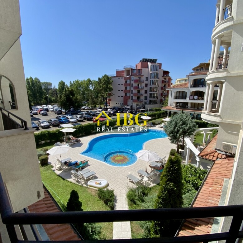 Bright and spacious One Bedroom apartment with pool view in Chateau Del Mar, Sunny Beach