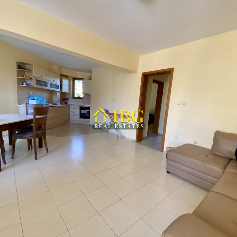 Bright and spacious One Bedroom apartment with pool view in Chateau Del Mar, Sunny Beach