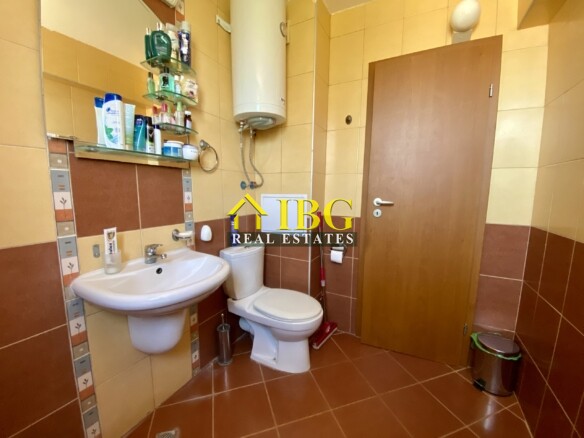 Bright and spacious One Bedroom apartment with pool view in Chateau Del Mar, Sunny Beach