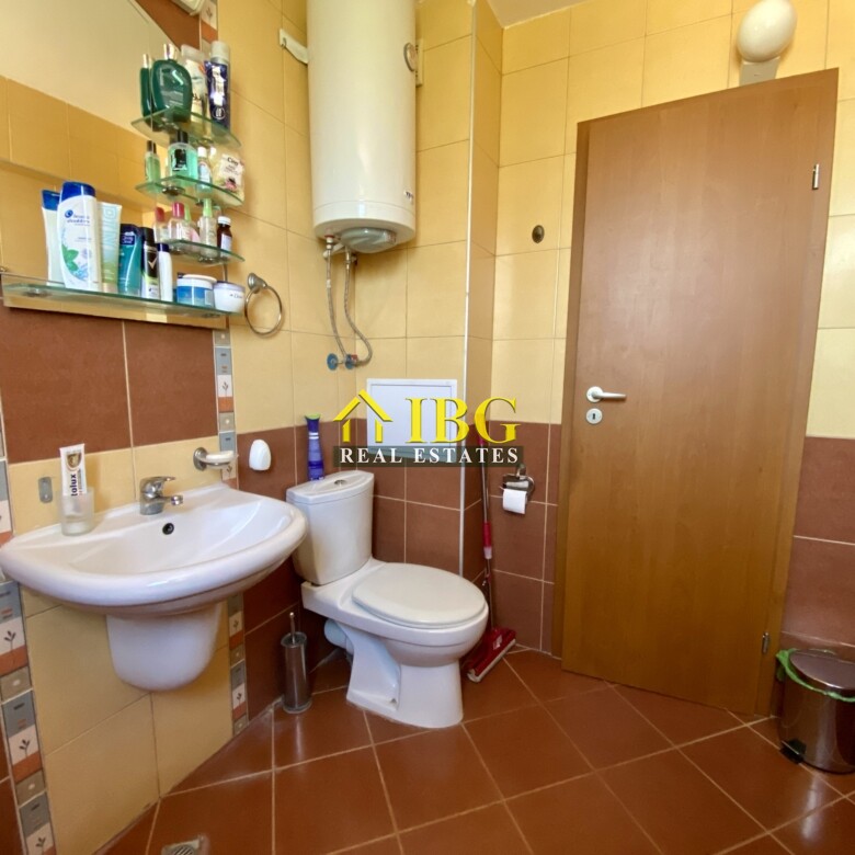 Bright and spacious One Bedroom apartment with pool view in Chateau Del Mar, Sunny Beach