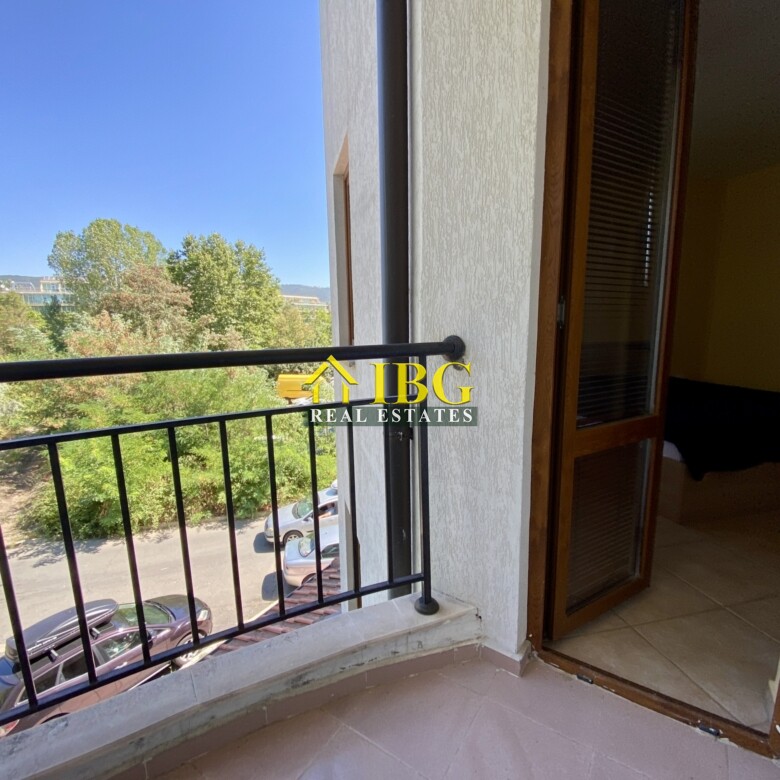 Bright and spacious One Bedroom apartment with pool view in Chateau Del Mar, Sunny Beach