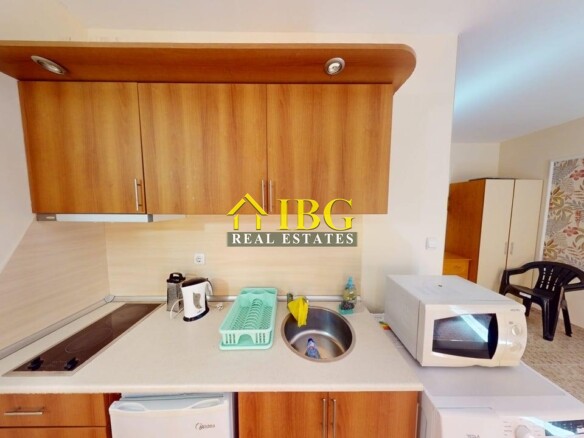 Studio with balcony and exit to the green yard in Royal Dreams, Sunny Beach