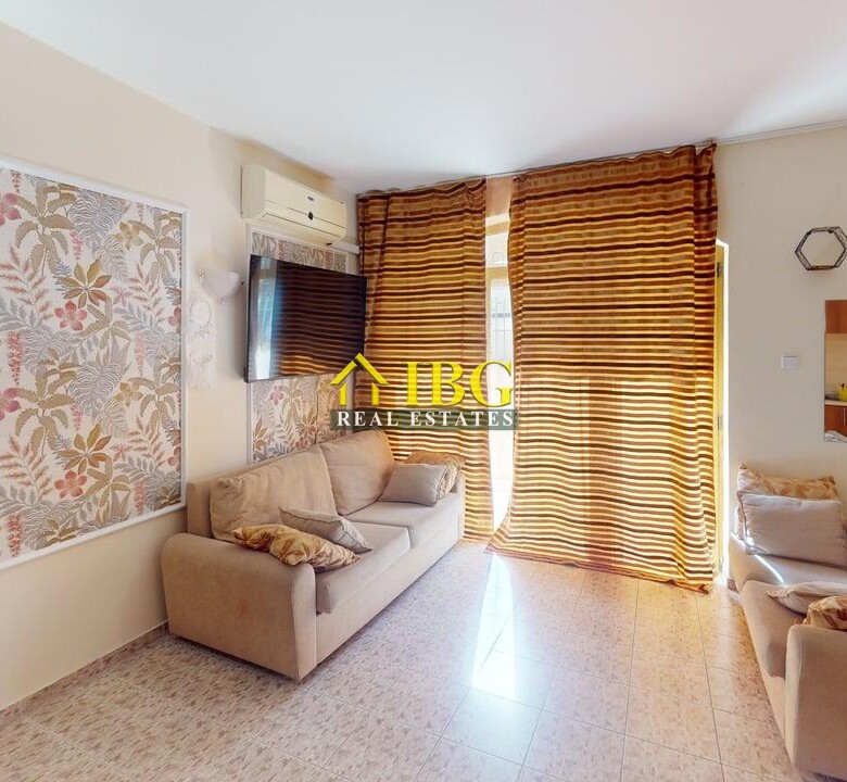 Studio with balcony and exit to the green yard in Royal Dreams, Sunny Beach