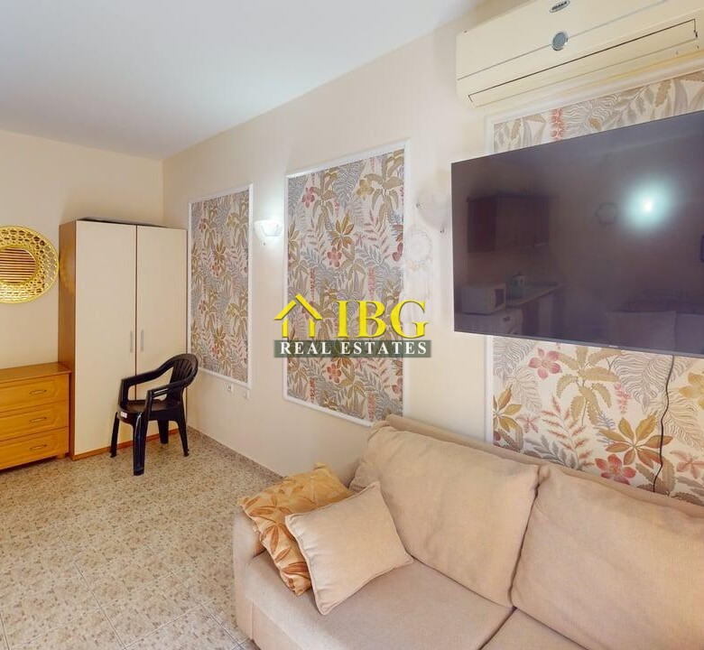Studio with balcony and exit to the green yard in Royal Dreams, Sunny Beach